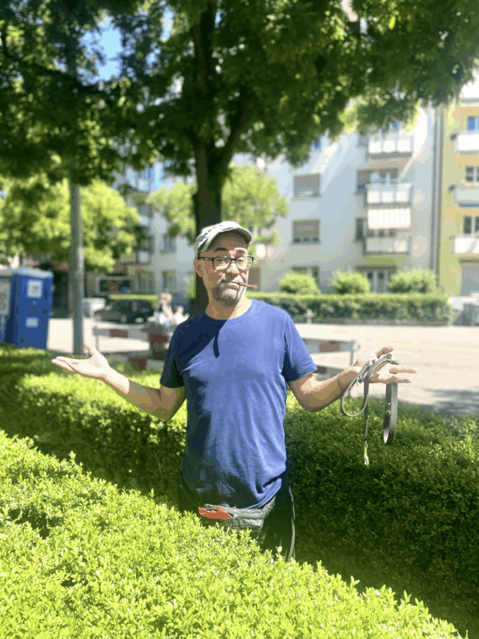 ER WILL NUR SPIELEN